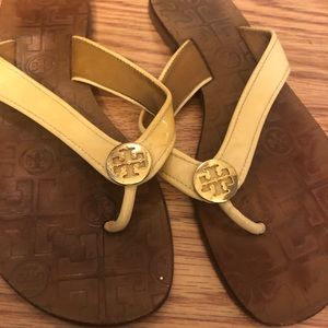 Cream Tory Burch flip flops